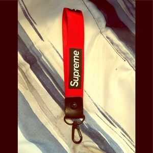 Wrist length lanyard for keys 🔑